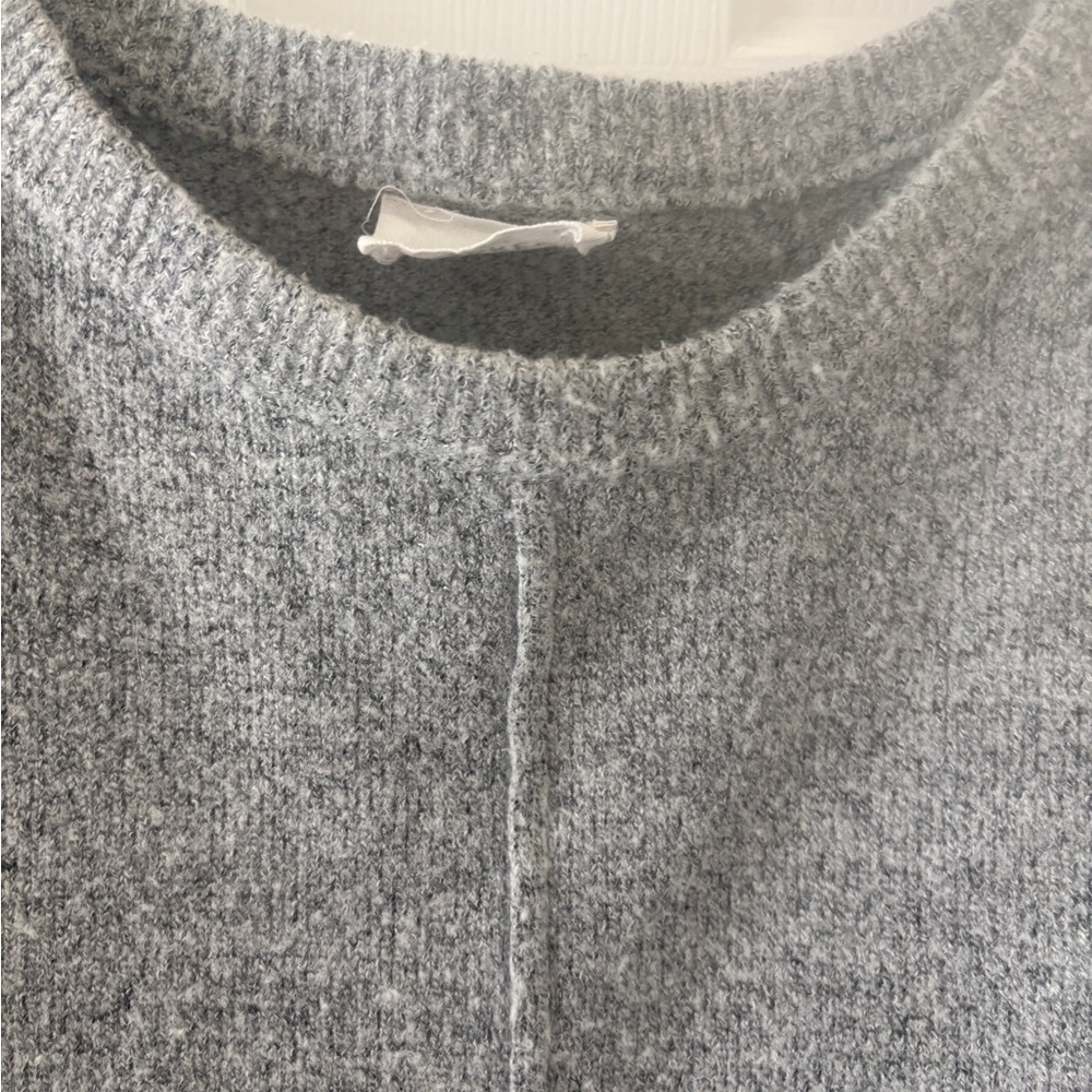 ANDREE BY UNIT Heather Gray Sweater